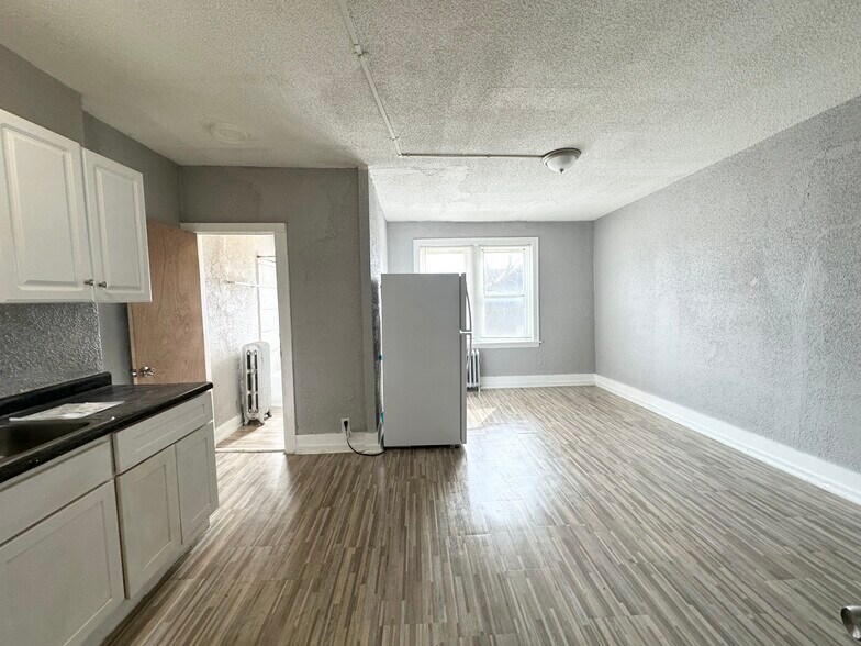 More Photos Of 5300 W Division St, Chicago Apartments For Sale