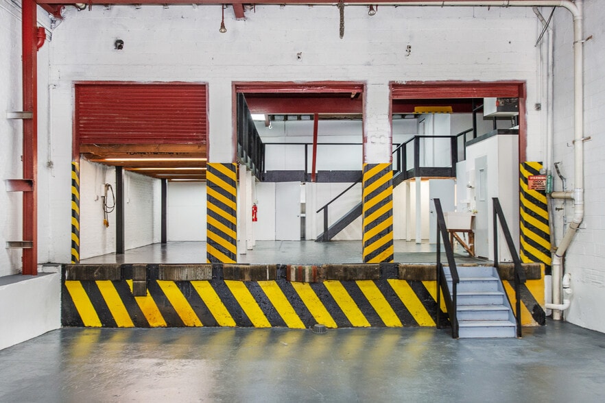 More Photos Of 124 Johnson St, Newark Warehouse For Sale