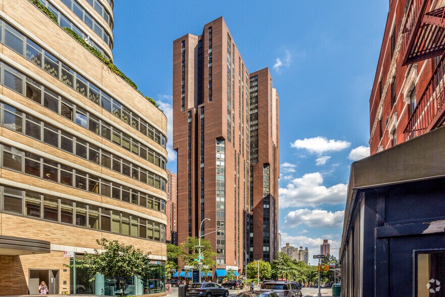 More Photos Of 1601-1641 3rd Ave, New York Apartments For Lease