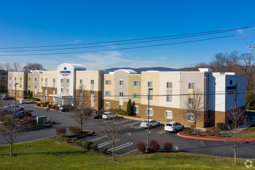 More Photos Of 504 N Mountain Rd, Harrisburg Hotel For Sale