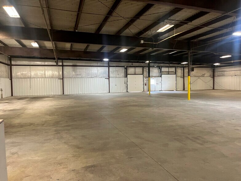 More Photos Of 49 Industrial Park Rd, Keeseville Warehouse For Lease