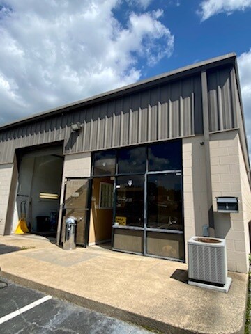More Photos Of 9107 Industry Dr, Manassas Park Warehouse For Lease