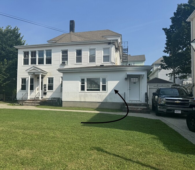 Primary Photo Of 213 Nash Rd, New Bedford Office Residential For Lease