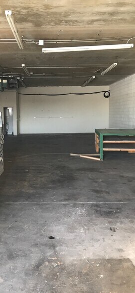 More Photos Of 17630-17638 N 25th Ave, Phoenix Self Storage For Lease