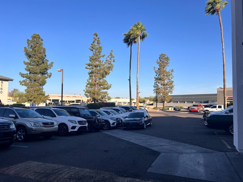 More Photos Of 8140 E Butherus Dr, Scottsdale Auto Dealership For Lease