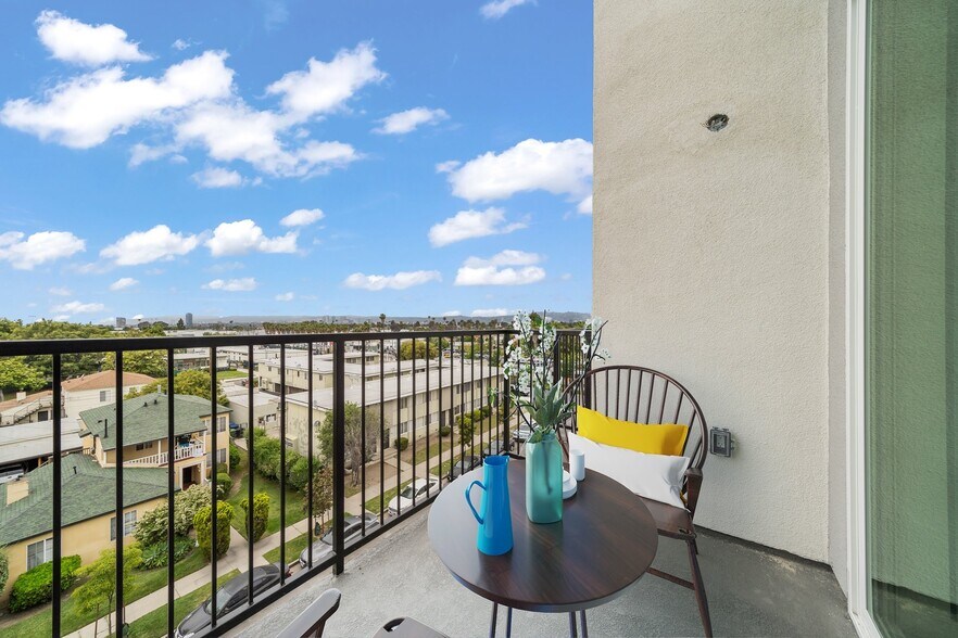 More Photos Of 3518 Chesapeake Ave, Los Angeles Apartments For Sale