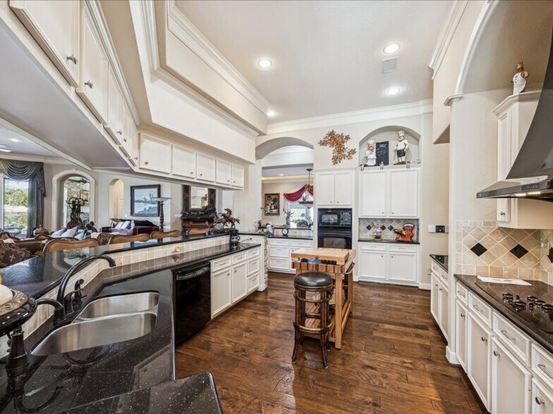 More Photos Of 16372 Highway 6, Navasota Specialty For Sale