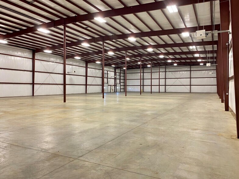More Photos Of 716 Airport Rd, Palmyra Distribution For Lease