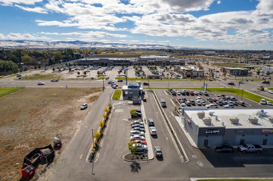 More Photos Of 2703 E Sunnyside Rd, Ammon Fast Food For Sale