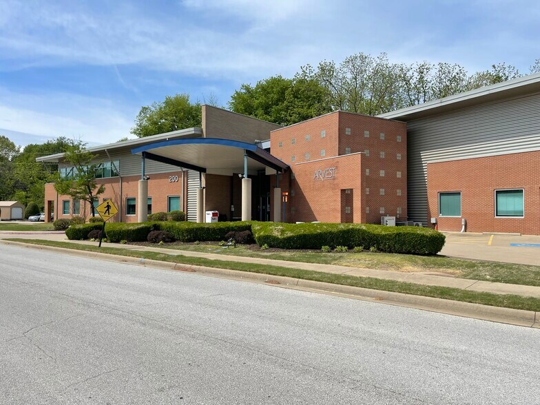 More Photos Of 200 Parkwood St, Lowell Office For Sale