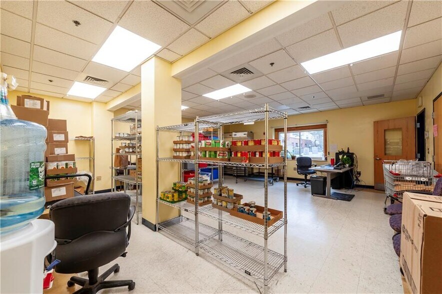 More Photos Of 210 West Ave, Pawtucket Office For Sale