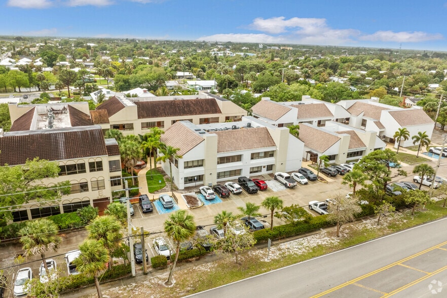 More Photos Of 900 SE Ocean Blvd, Stuart Medical For Lease