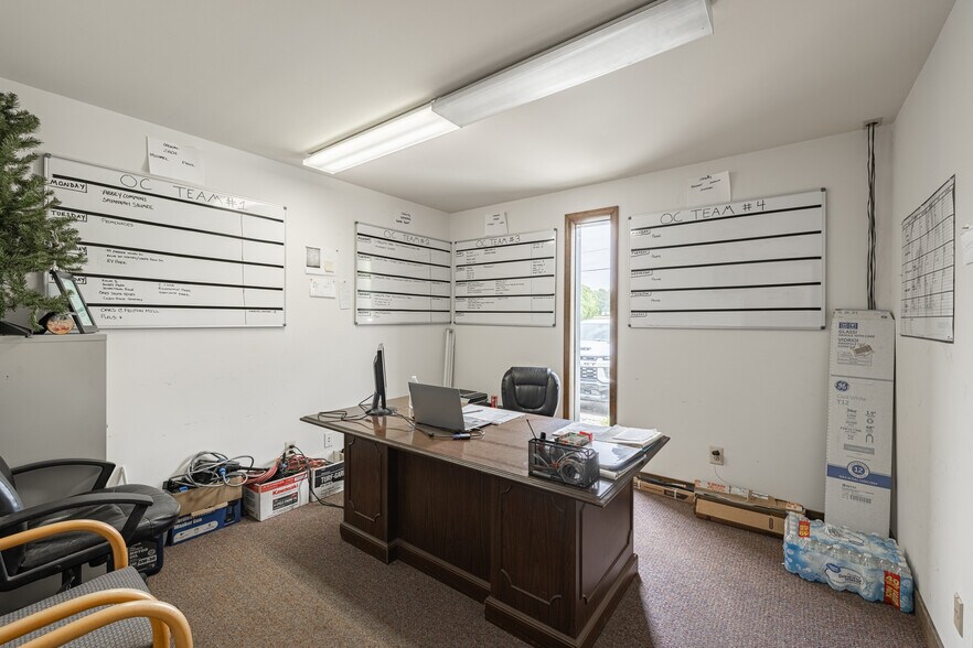 More Photos Of 100-102 Industrial Blvd, Toano Office For Sale