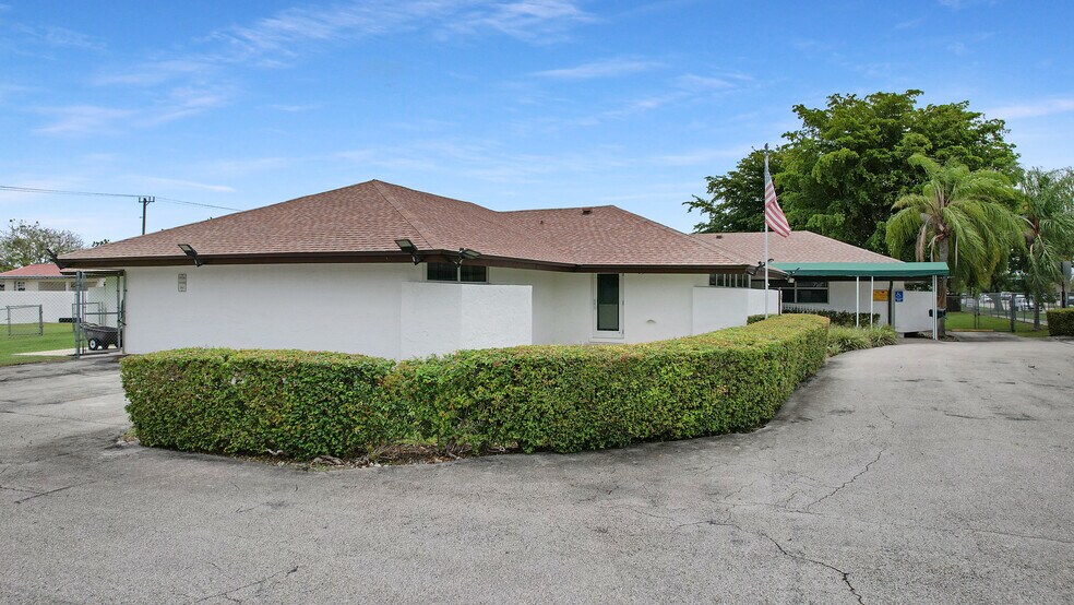 More Photos Of 13291 SW 42nd St, Miami Schools For Sale