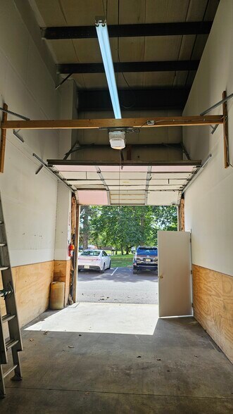 More Photos Of 1044 Industrial Dr, West Berlin Light Distribution For Lease