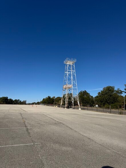 More Photos Of 10408 State Highway 64 E, Tyler Theater Concert Hall For Sale