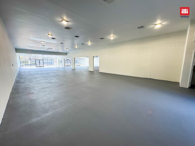 More Photos Of 18567-18573 Sherman Way, Reseda Storefront Retail Office For Lease