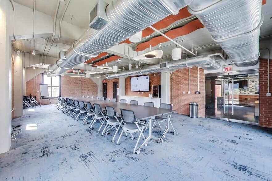 More Photos Of 603 Munger Ave, Dallas Office For Lease