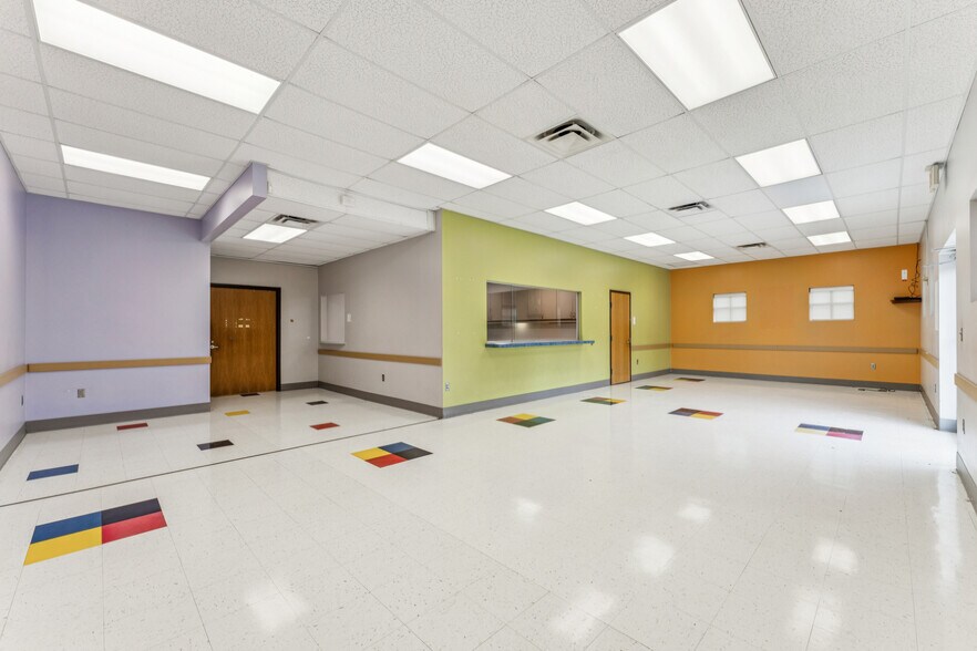 More Photos Of 1090 9th Ave SW, Bessemer Medical For Sale