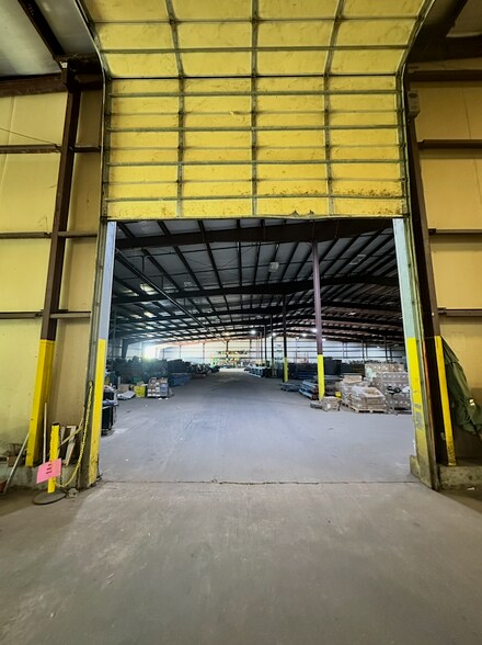 More Photos Of 1301 Industrial Park Rd, Mountain Grove Warehouse For Lease