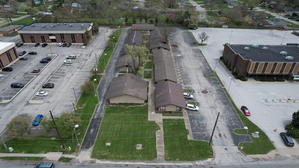 More Photos Of 1303 N Arlington Ave, Indianapolis Medical For Sale