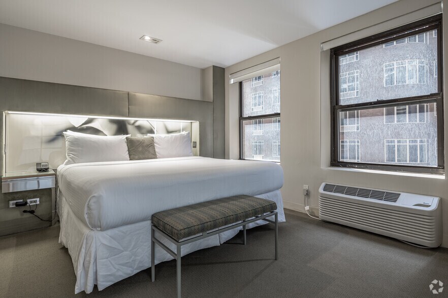 More Photos Of 33 W 55th St, New York Hotel For Lease
