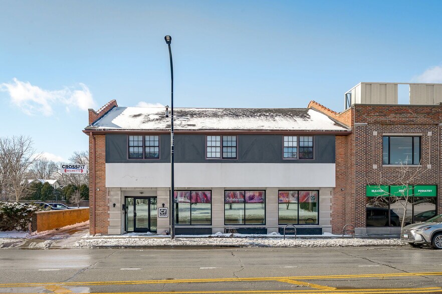 More Photos Of 517 Green Bay Rd, Wilmette Storefront Retail Office For Lease