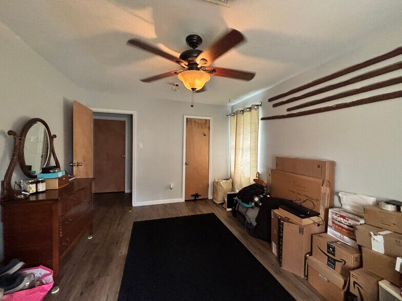 More Photos Of 14515 Sommermeyer St, Houston Office For Sale