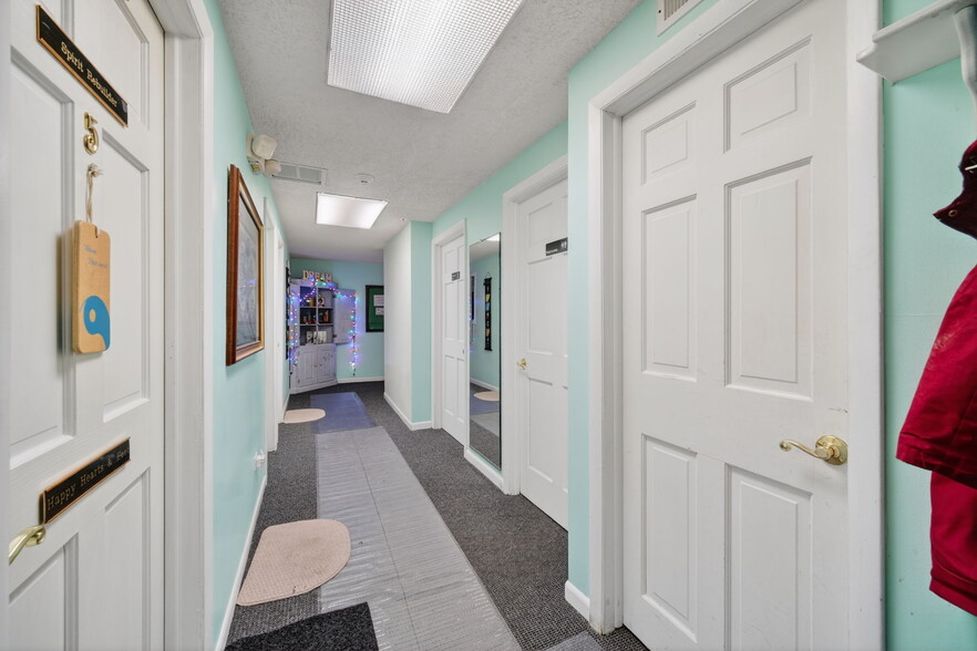 More Photos Of 0S165 Church St, Winfield Office For Sale