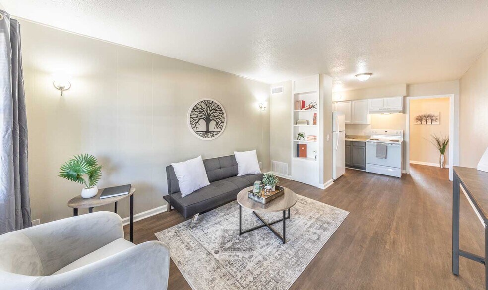 More Photos Of 102 Waco Ave, Lubbock Apartments For Sale