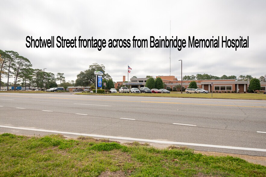 More Photos Of 1503 E Shotwell St, Bainbridge Storefront Retail Office For Sale