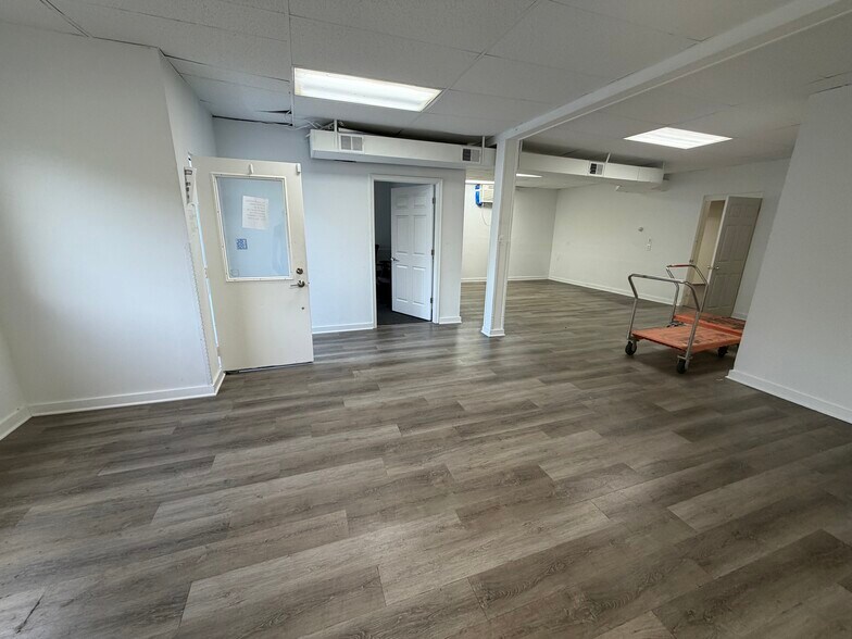 More Photos Of 3326 Forge Hill Rd, Street General Retail For Sale