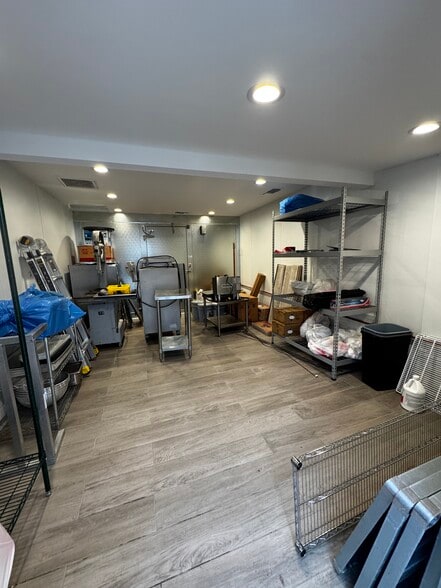 More Photos Of 3238 Foothill Blvd, Glendale Freestanding For Sale