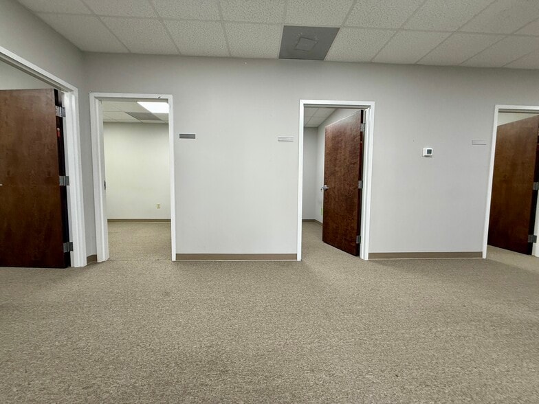 More Photos Of 142 Aqua Shed Ct, Aberdeen Flex For Lease