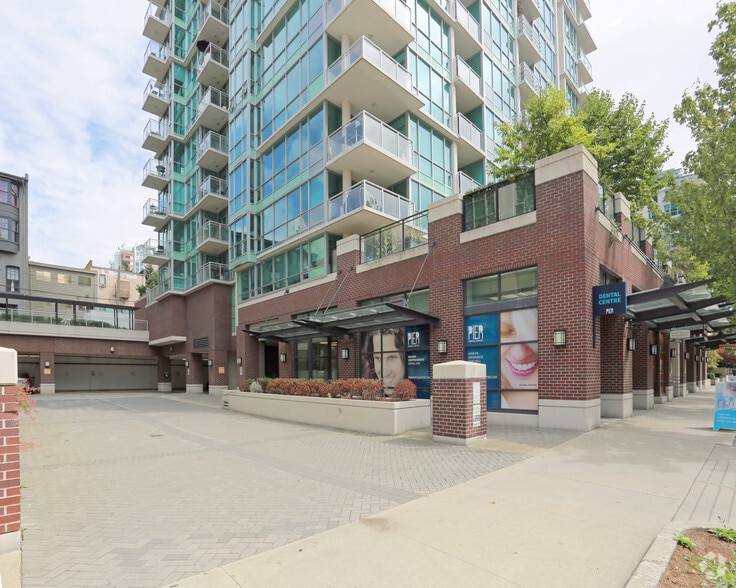 More Photos Of 140-142 E Esplanade, North Vancouver Bank For Lease