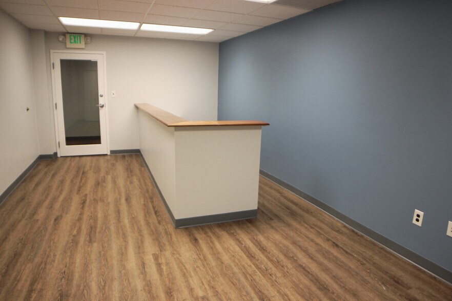 More Photos Of 21 West Rd, Towson Medical For Lease