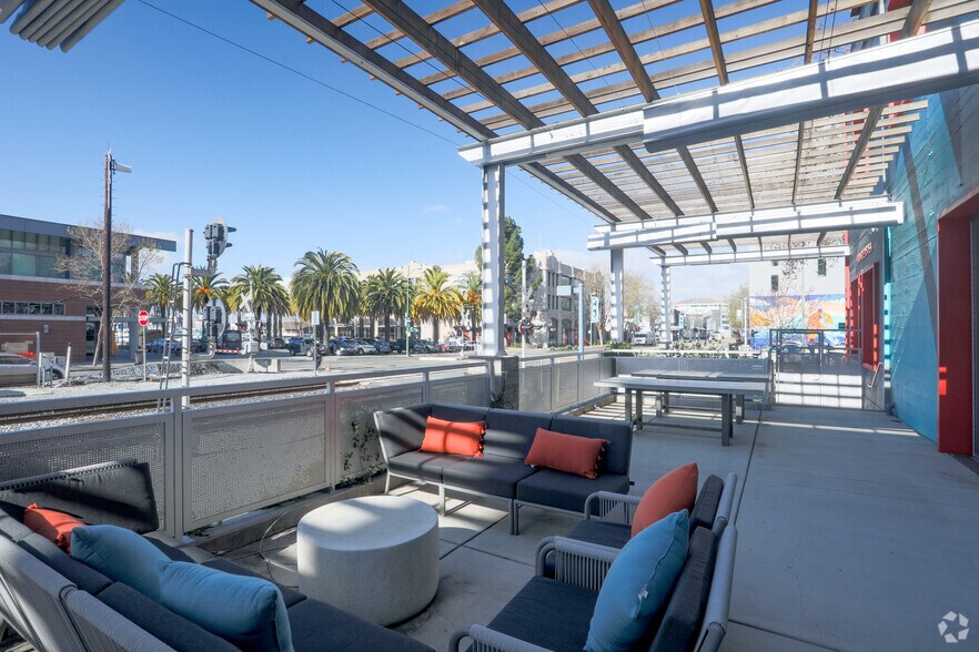 More Photos Of 100 Webster St, Oakland Office For Lease