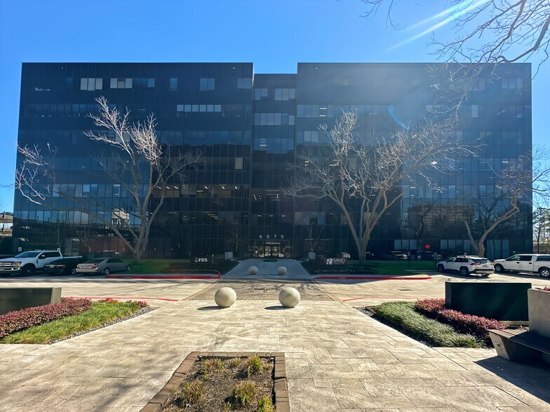 More Photos Of 6575 West Loop South, Bellaire Coworking Space