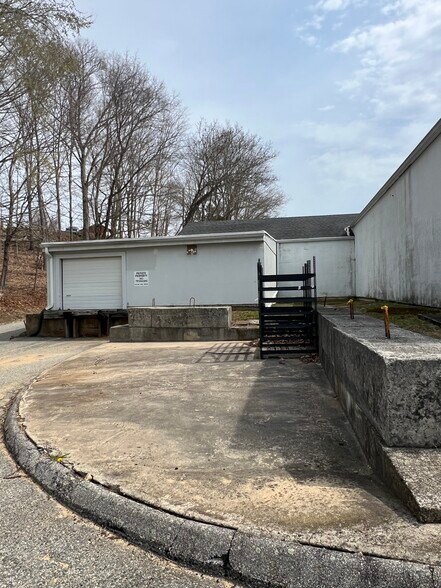 More Photos Of 16 Dr Foote Rd, Colchester Light Manufacturing For Sale