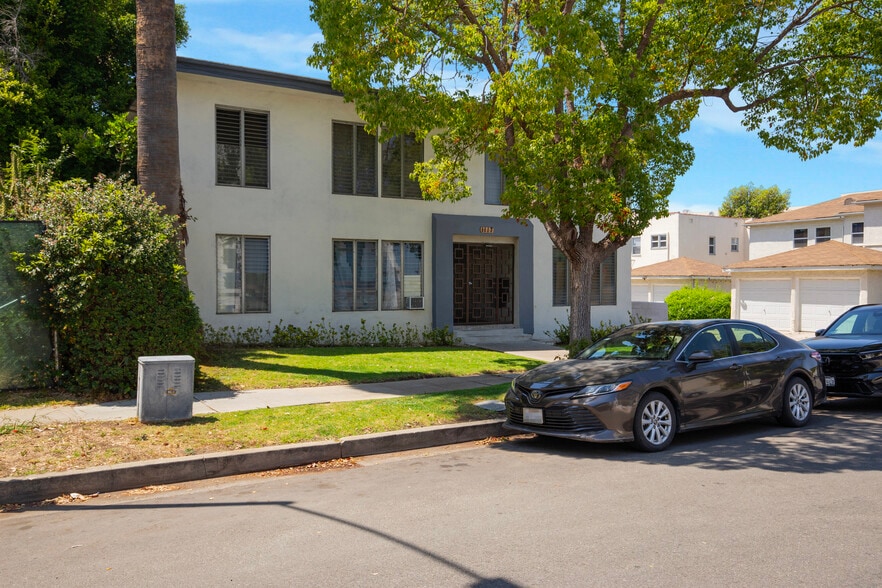 More Photos Of 1117 S Spaulding Ave, Los Angeles Apartments For Sale
