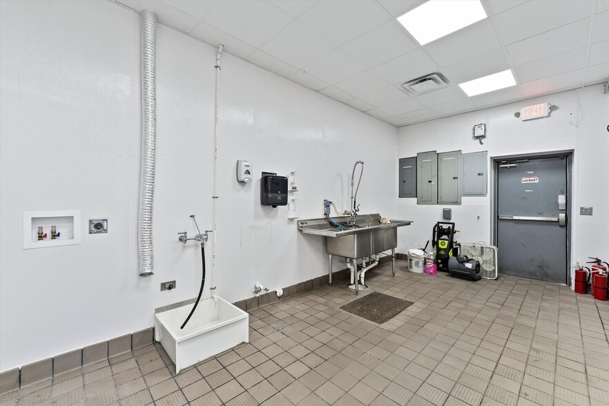 More Photos Of 5520-5564 Woodward Ave, Detroit Freestanding For Lease