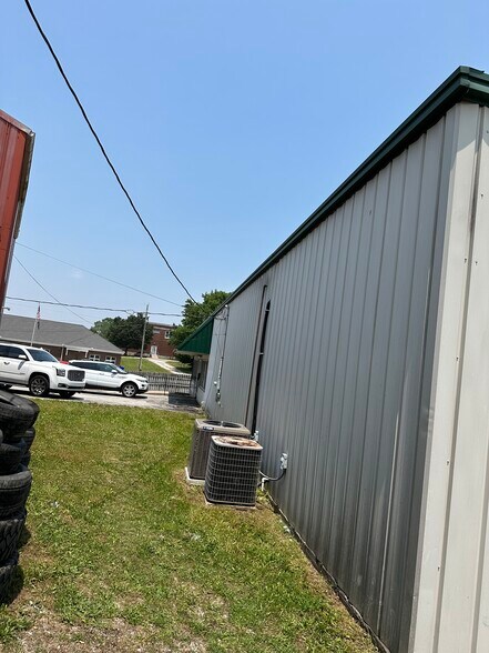 More Photos Of 500 N Main St, Franklin Flex For Lease