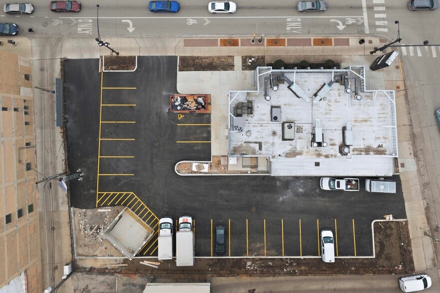 More Photos Of 2201 W Howard St, Chicago Restaurant For Lease