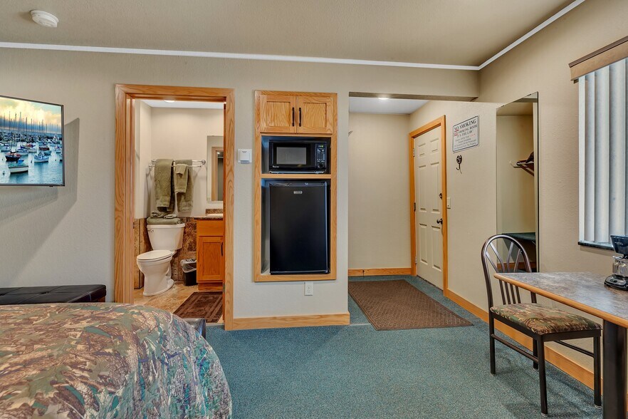 More Photos Of 720 Highway 10, Saint Cloud Hospitality For Sale