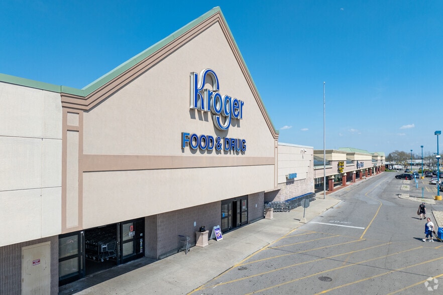 More Photos Of 3530 Soldano Blvd, Columbus General Retail For Lease