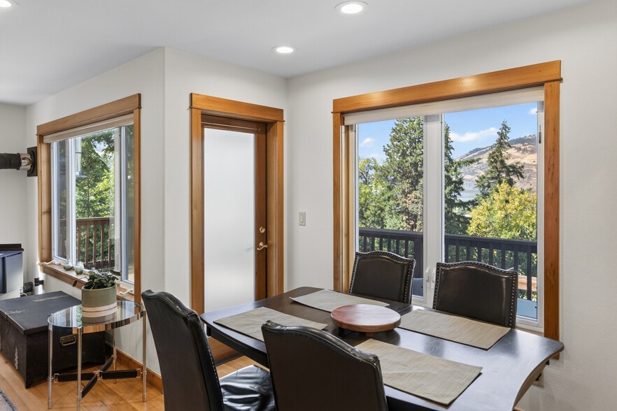 More Photos Of 407 Huskey Rd, Mosier Specialty For Sale