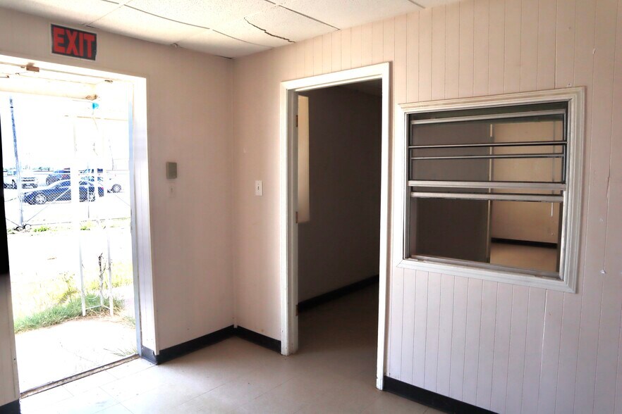 More Photos Of 3224 Industrial Dr, Wichita Falls Manufacturing For Lease