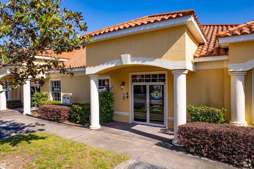 More Photos Of 1070-1072 E Brandon Blvd, Brandon Medical For Lease