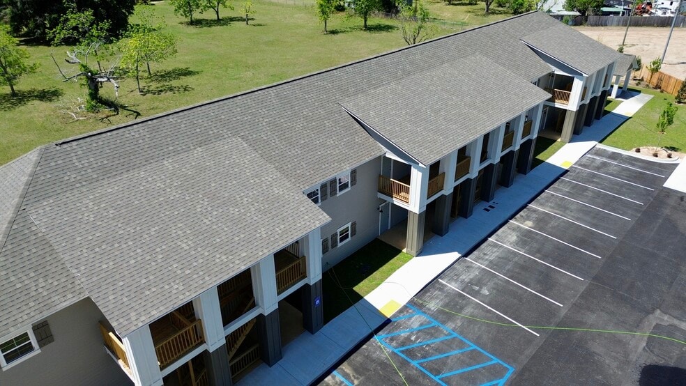 More Photos Of 1604 Lankford Dr, Valdosta Apartments For Sale