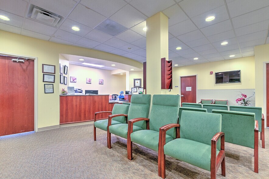 More Photos Of 855 Lehigh Ave, Union Township Office For Lease